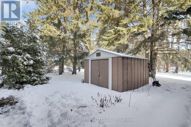 29262482/5361-hilltop-drive/manotick-long-island-nicholls-island/ottawa/ontario/K4M1G4_41