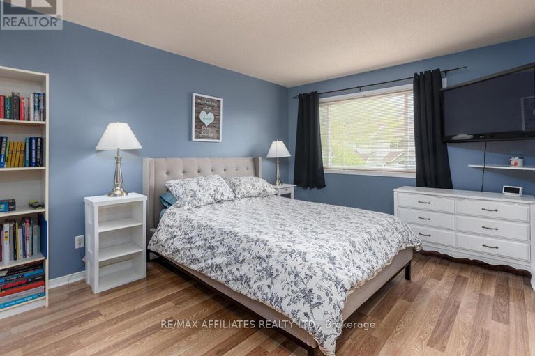 28629180/6-eagleview-street/emerald-meadowstrailwest/ottawa/ontario/K2M2R2_18