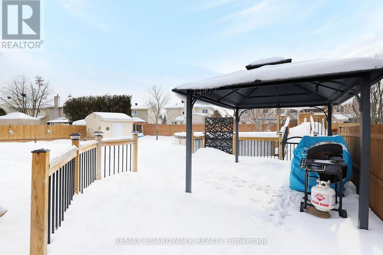 29374178/2094-sunland-drive/fallingbrookgardenway-south/ottawa/ontario/K4A3L1_34