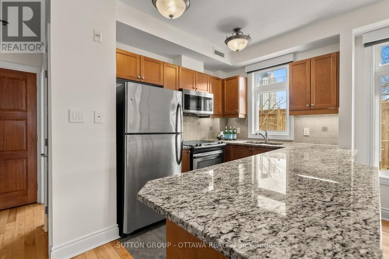 29458300/105-323-winona-avenue/westboro-south/ottawa/ontario/K1Z5H3_6