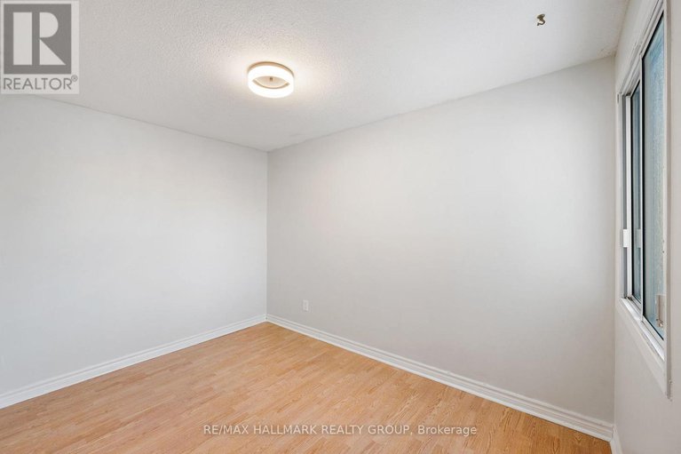 29385711/75-1348-bethamy-lane/beacon-hill-south/ottawa/ontario/K1J8P4_22