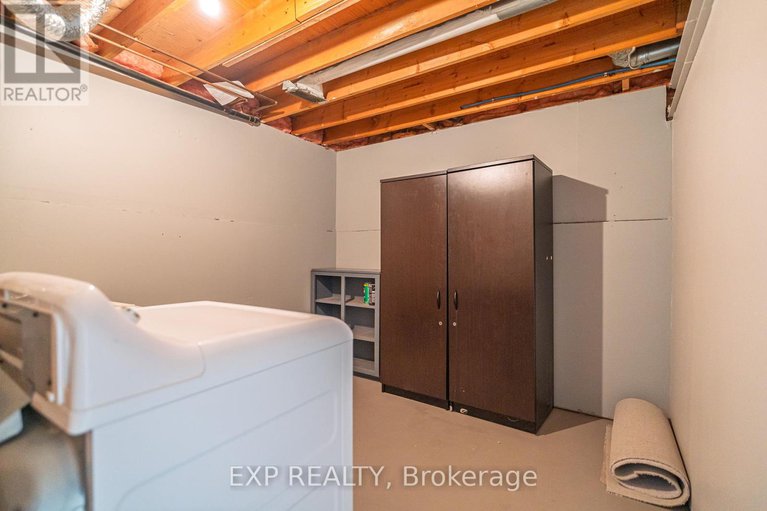 29105689/a-3915-old-richmond-road/arbeatha-park/ottawa/ontario/K2H8T9_29