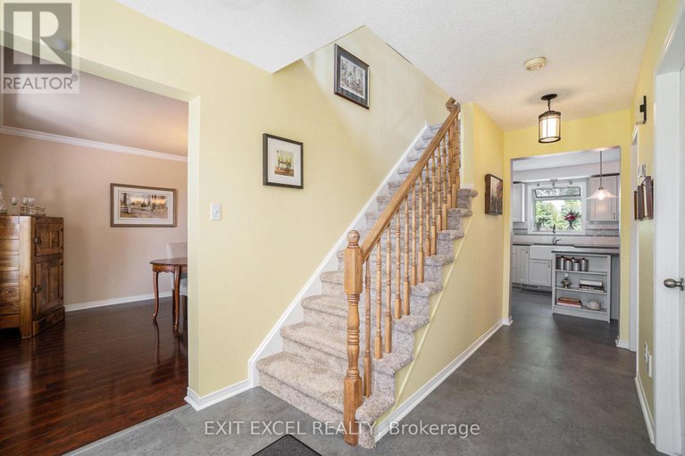 28425414/1551-stanleyfield-crescent/greely/ottawa/ontario/K4P1M7_13
