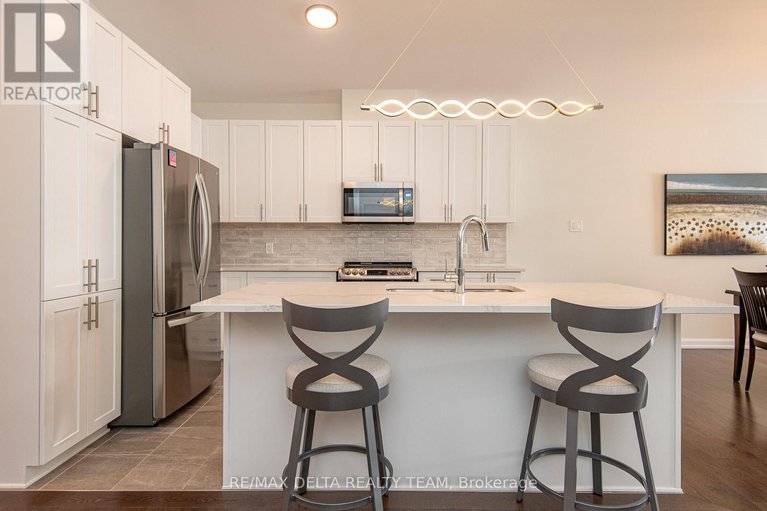 29382128/373-sterling-avenue/town-of-rockland/clarence-rockland/ontario/K2K0L4_5