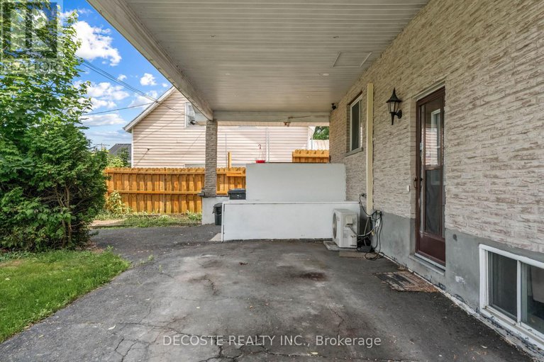 28517069/114-st-george-street-w/alexandria/north-glengarry/ontario/K0C1A0_38