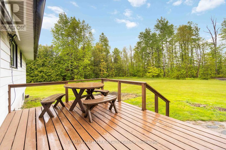 28617525/2088-burnstown-road/mcnabbraeside-twps/mcnabbraeside/ontario/K7V3Z4_29