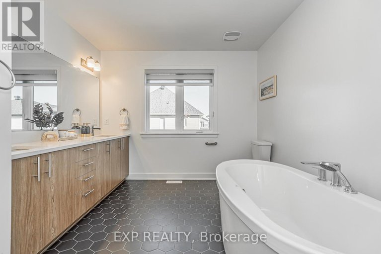 29063220/92-big-dipper-street/riverside-southgloucester-glen/ottawa/ontario/K4M0L9_16