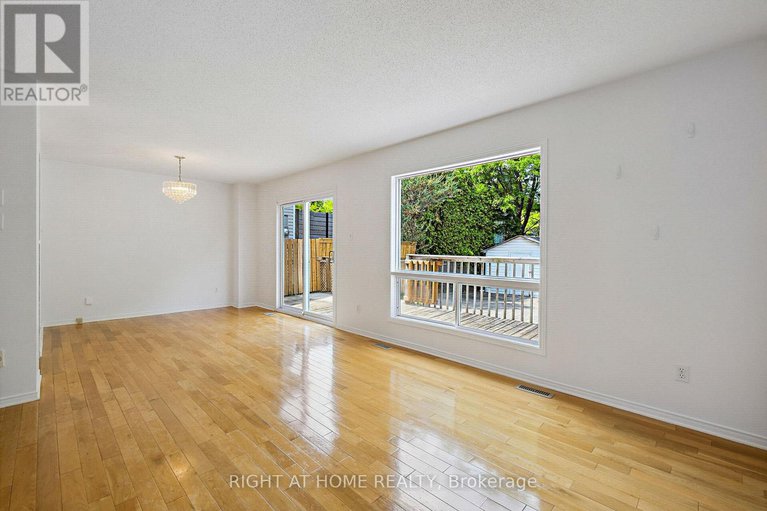 28485638/5119-lerner-way/beacon-hill-south/ottawa/ontario/K1J1B3_15