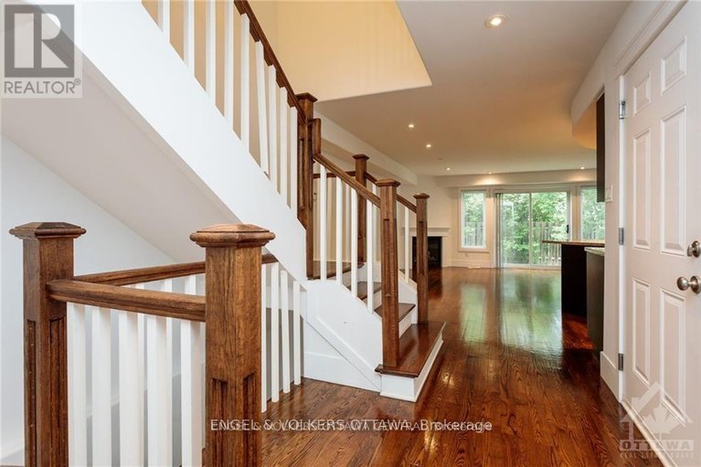 29456645/144-montauk/carleton-heights/ottawa/ontario/K2C2B4_4