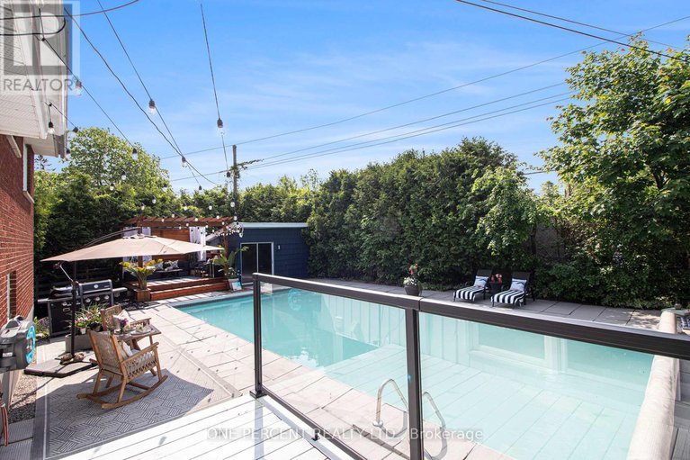 29052305/1042-harkness-avenue/riverside-park/ottawa/ontario/K1V6P2_25