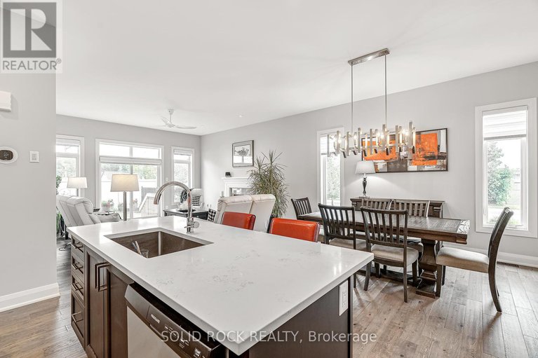 28585718/135-pathfinder-way/riverside-southgloucester-glen/ottawa/ontario/K1X0C9_16