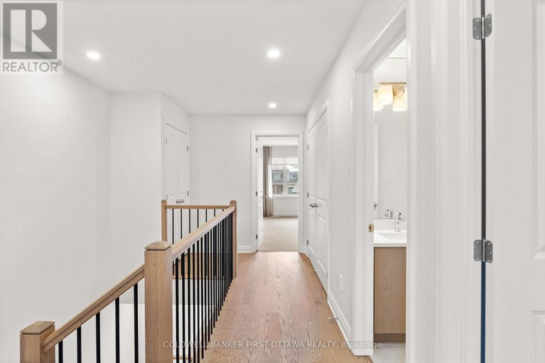 28420939/1322-whitlow-grass-way/morgans-grantsouth-march/ottawa/ontario/K2W0N5_22
