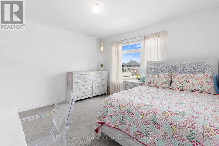 28477772/258-fountainhead-drive/mer-bleuebradley-estatesanderson-park/ottawa/ontario/K1W0H4_23