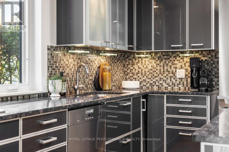 29650204/35-waverley-street/ottawa-centregolden-triangle/ottawa/ontario/K2P0T7_24