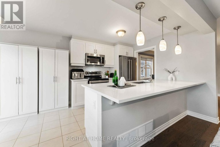 29443846/118-helenium-lane-e/avalon-west/ottawa/ontario/K4A1C6_16