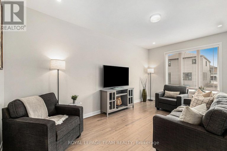 28604782/149-robert-perry-street/north-grenville/ontario/K0G1J0_6