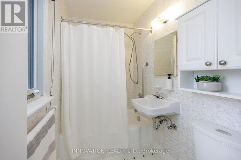 28292920/1013-stormont-street/carleton-heights/ottawa/ontario/K2C0N1_21