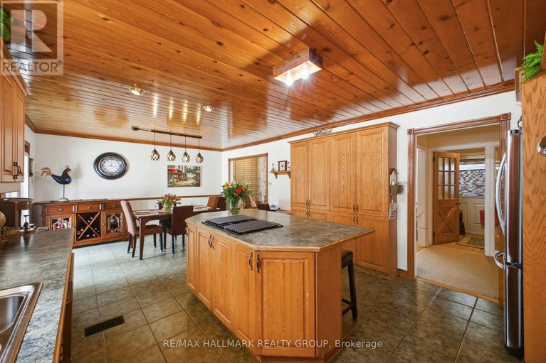 29429780/1572-boyer-road/chapel-hill/ottawa/ontario/K1C1R1_5