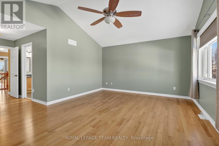 29182654/59-polo-lane/emerald-meadowstrailwest/ottawa/ontario/K2M2Y4_24