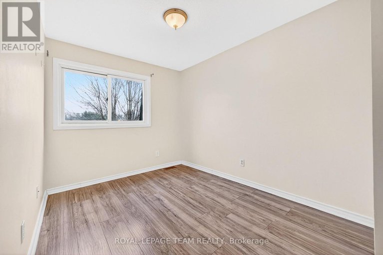 29127398/2-13-bertona-street/manordale/ottawa/ontario/K2G0W2_27