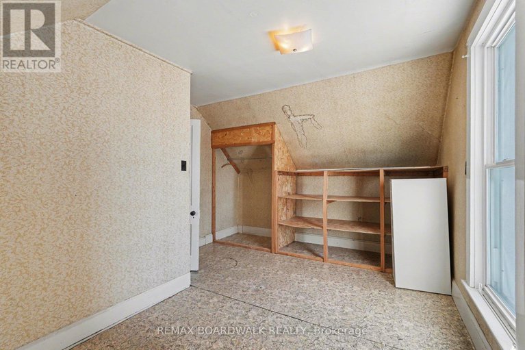 29437063/101-church-street/almonte/mississippi-mills/ontario/K0A1A0_17