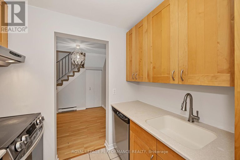 28997579/84-1317-marigold-crescent/pineview/ottawa/ontario/K1B5E7_13