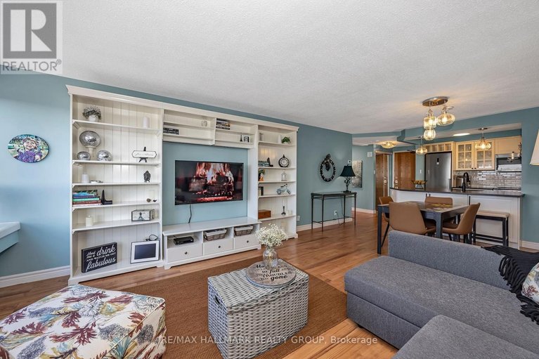 29641177/704-80-sandcastle-drive/leslie-park/ottawa/ontario/K2H9E7_17