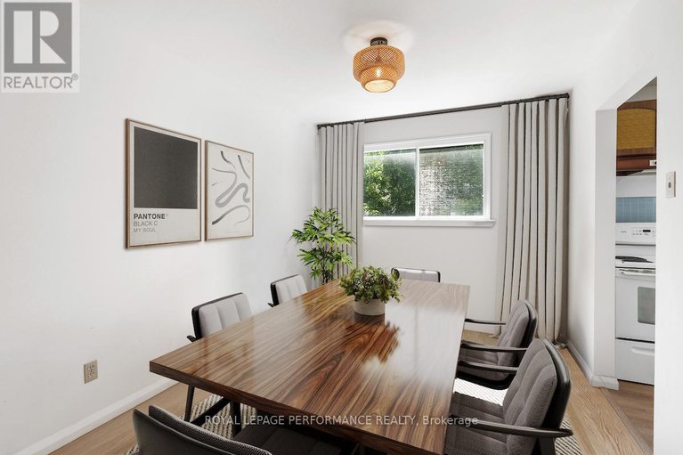 28994141/33-woodview-crescent/blackburn-hamlet/ottawa/ontario/K1B3B1_16