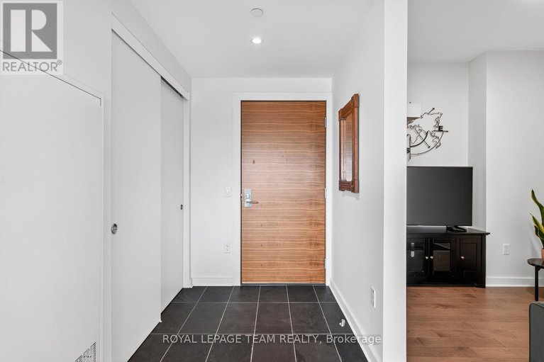 29177023/608-135-barrette-street/vanier/ottawa/ontario/K1L7Z9_3