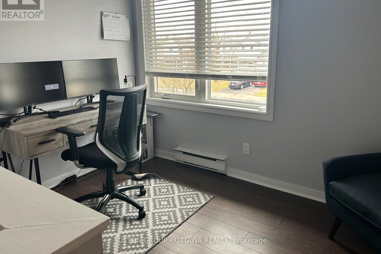 29660871/201-1835-marsala-crescent/fallingbrookpineridge/ottawa/ontario/K4A2E5_5