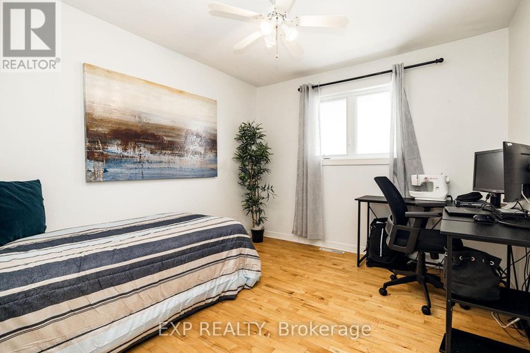 29436487/1052-notre-dame-street/embrun/russell/ontario/K0A1W1_16