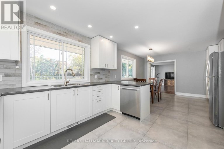 29013093/404-bouchard-street/russell-twp/russell/ontario/K4R1E5_13