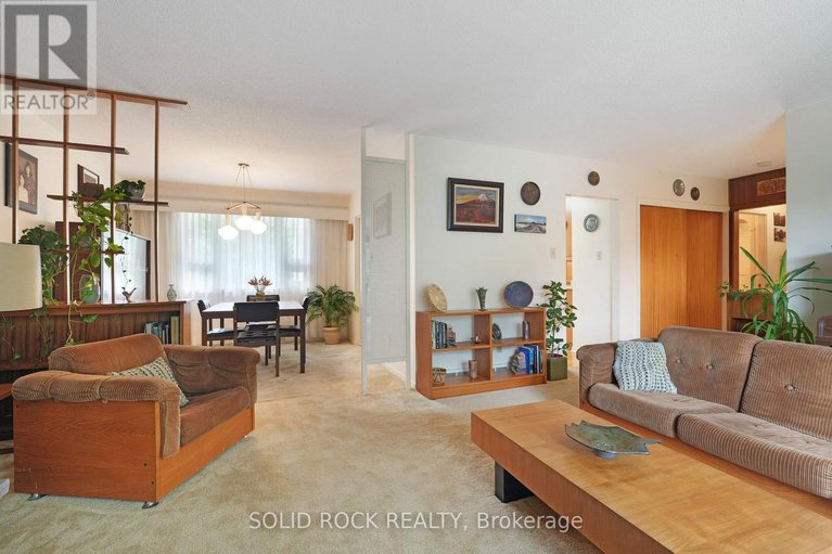 28902933/1034-riddell-avenue-s/braemar-park/ottawa/ontario/K2C2J7_4