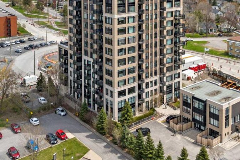 28828282/1006-75-cleary-avenue/woodroffe/ottawa/ontario/K2A1R8_2