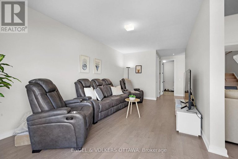 29402530/126-orchestra-way/riverside-southgloucester-glen/ottawa/ontario/K4M0R5_16