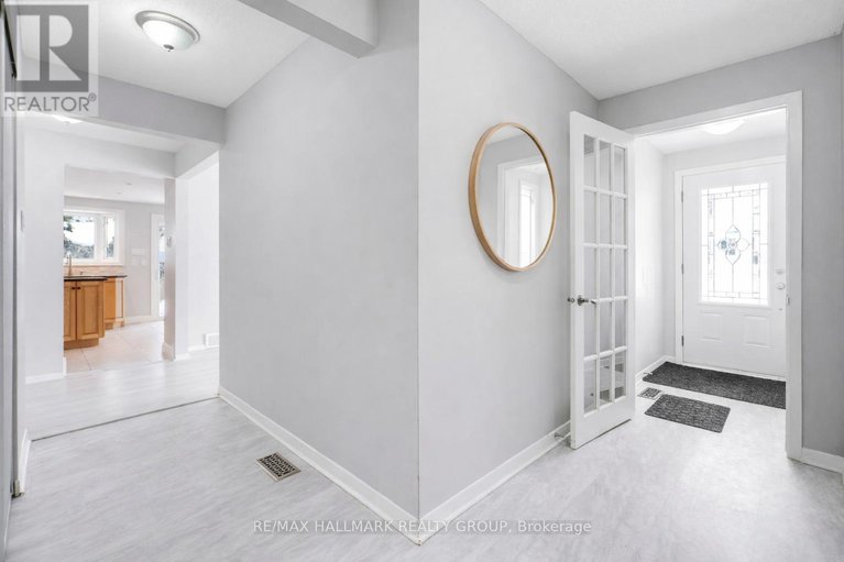 29402068/2036-kings-grove-crescent/beacon-hill-north/ottawa/ontario/K1J6G1_5