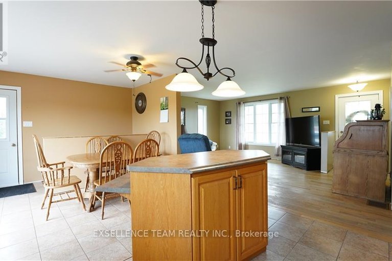 25566557/19100-kenyon-conc-rd-7-road/north-glengarry-kenyon-twp/north-glengarry/ontario/K0C1A0_18