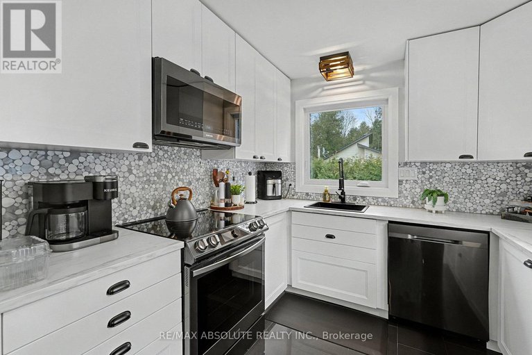 29126201/110-scenic-lane/constance-bay/ottawa/ontario/K0A3M0_12