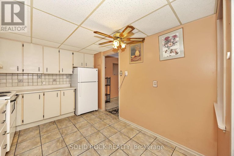 28616169/1465-baseline-road/copeland-park/ottawa/ontario/K2C3L9_18