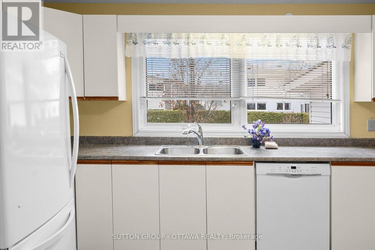 29556235/2391-ogilvie-road/beacon-hill-north/ottawa/ontario/K1J7N4_14