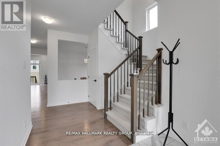 28433089/4527-kelly-farm-drive/blossom-parkkemp-parkfindlay-creek/ottawa/ontario/K1X0E7_3