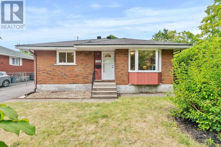 29070320/1246-cobden-road/queensway-terrace-southridgeview/ottawa/ontario/K2C2Z9_2