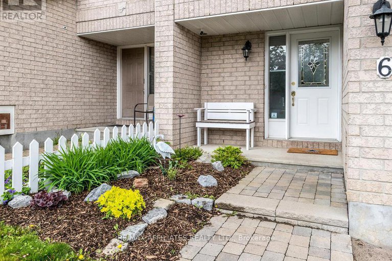 28629180/6-eagleview-street/emerald-meadowstrailwest/ottawa/ontario/K2M2R2_3