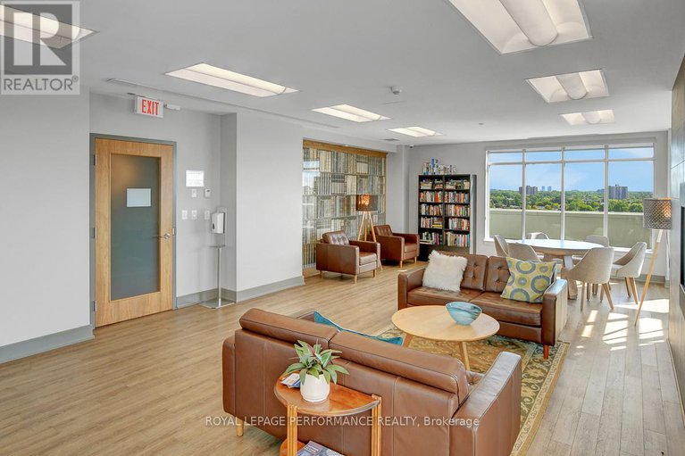 29308267/413-7-marquette-avenue/vanier/ottawa/ontario/K1L8A7_23