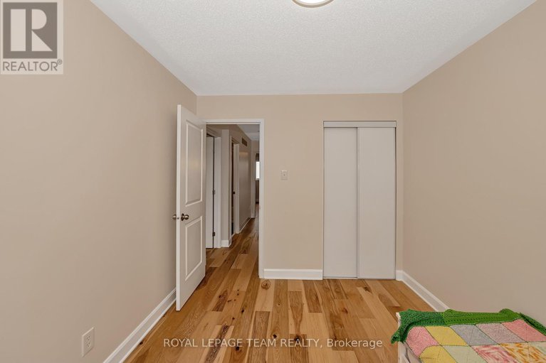 28967262/430-haresfield-court/riverside-southgloucester-glen/ottawa/ontario/K4M0B6_29