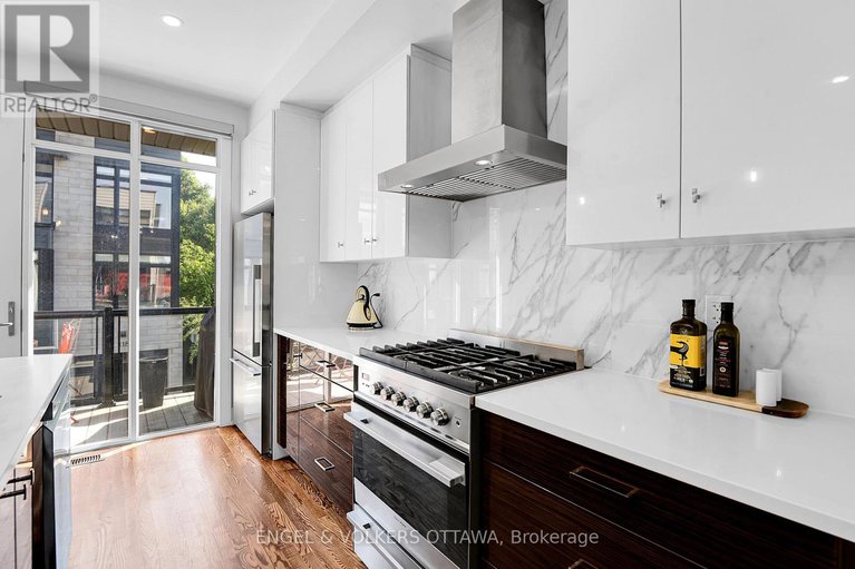 28835279/353e-booth-street/west-centre-town/ottawa/ontario/K1R7K1_16