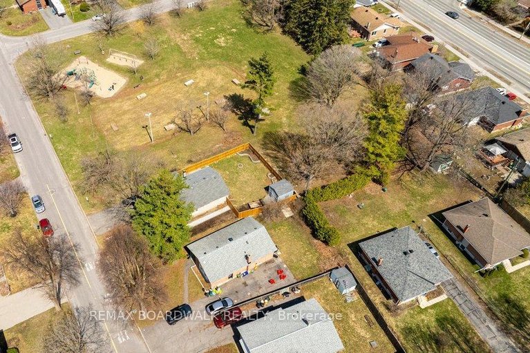 29650658/1279-adirondack-drive/kenson-park/ottawa/ontario/K2C2V7_34