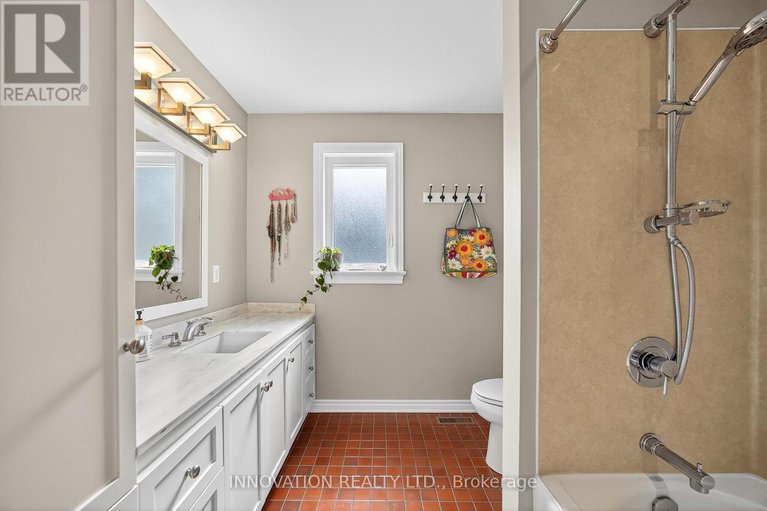 28869608/5558-south-island-park-drive/manotick-long-island-nicholls-island/ottawa/ontario/K4M1J2_36