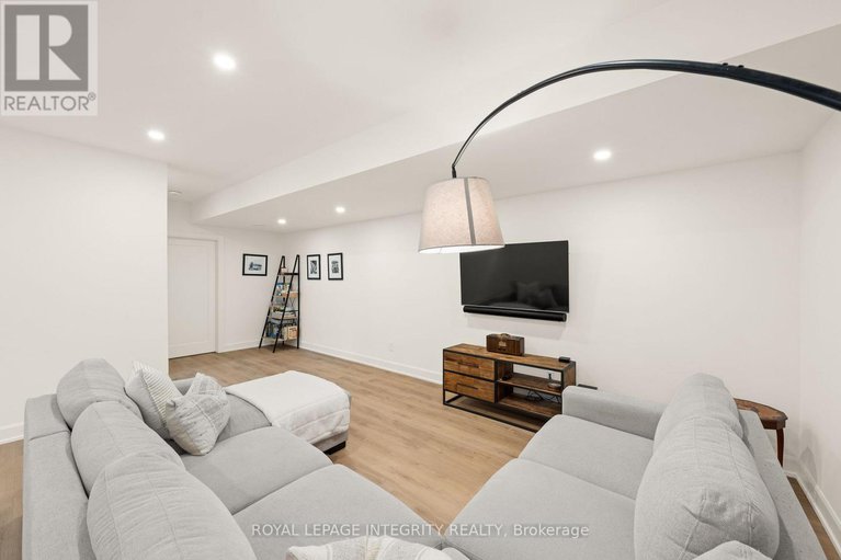 29407569/276-clare-street/westborohampton-park/ottawa/ontario/K1Z7E3_30