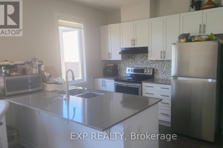 29635211/16-tenuto-lane/mer-bleuebradley-estatesanderson-park/ottawa/ontario/K1W0S4_6